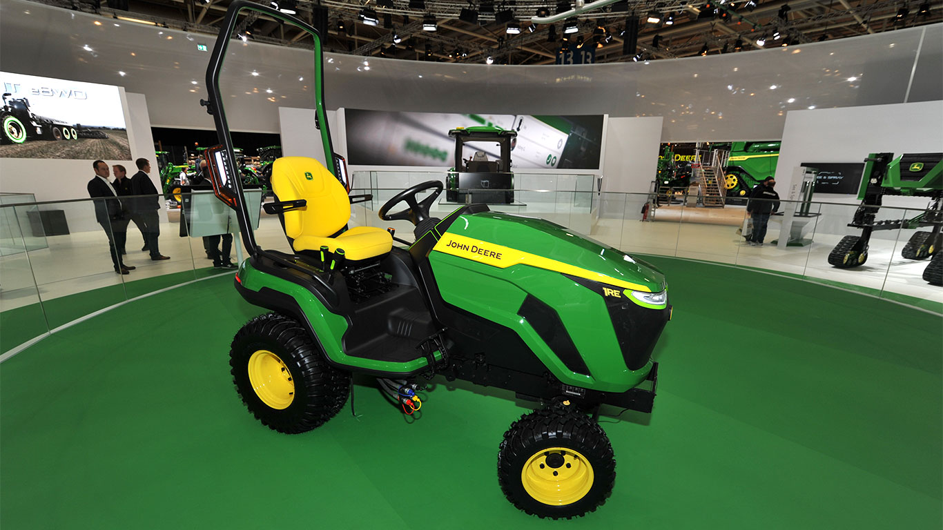 Zero emission compact utility tractor