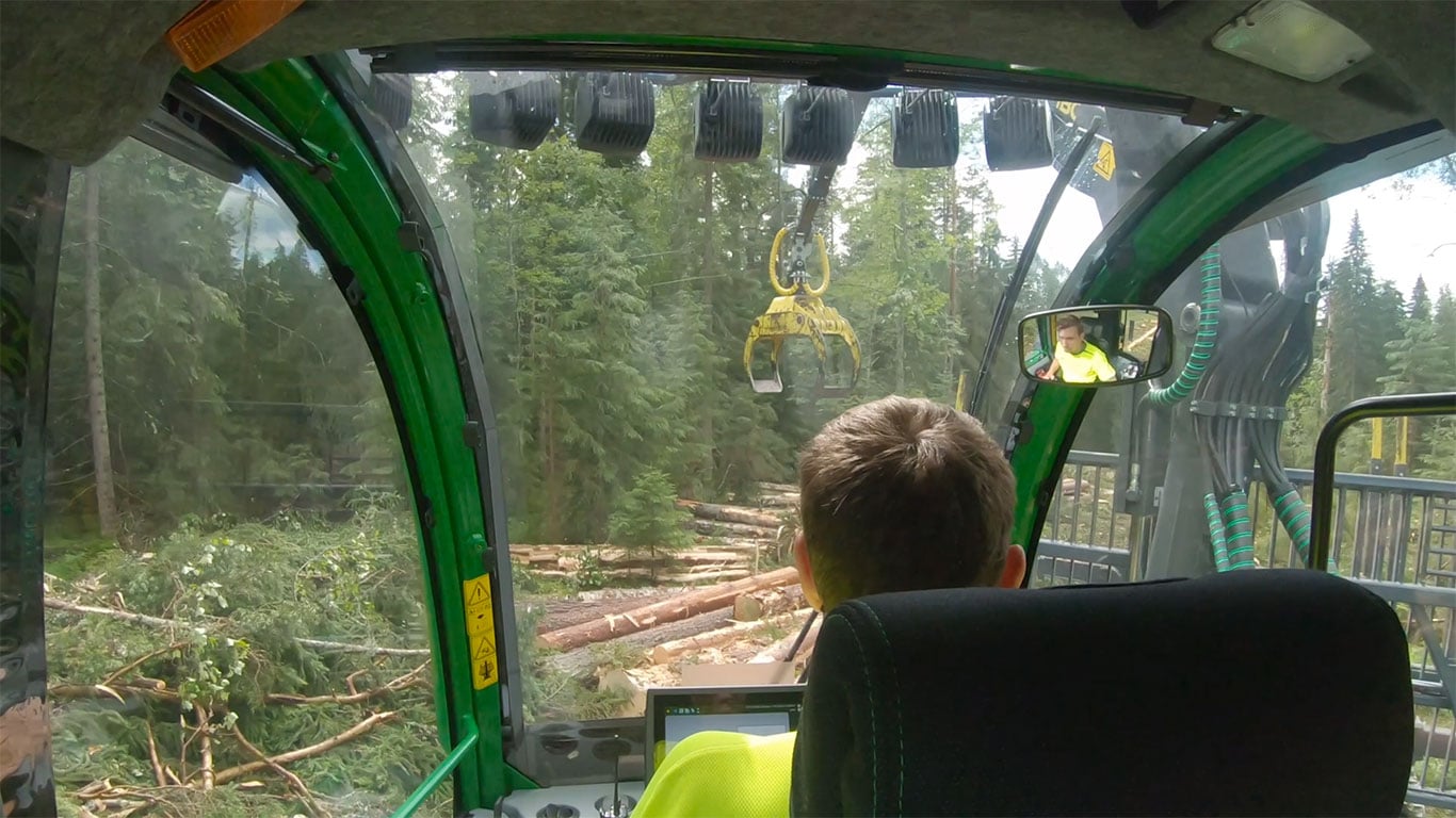 Kabina obrotowa i samopoziomująca zapewnia ergonomiczne środowisko pracy