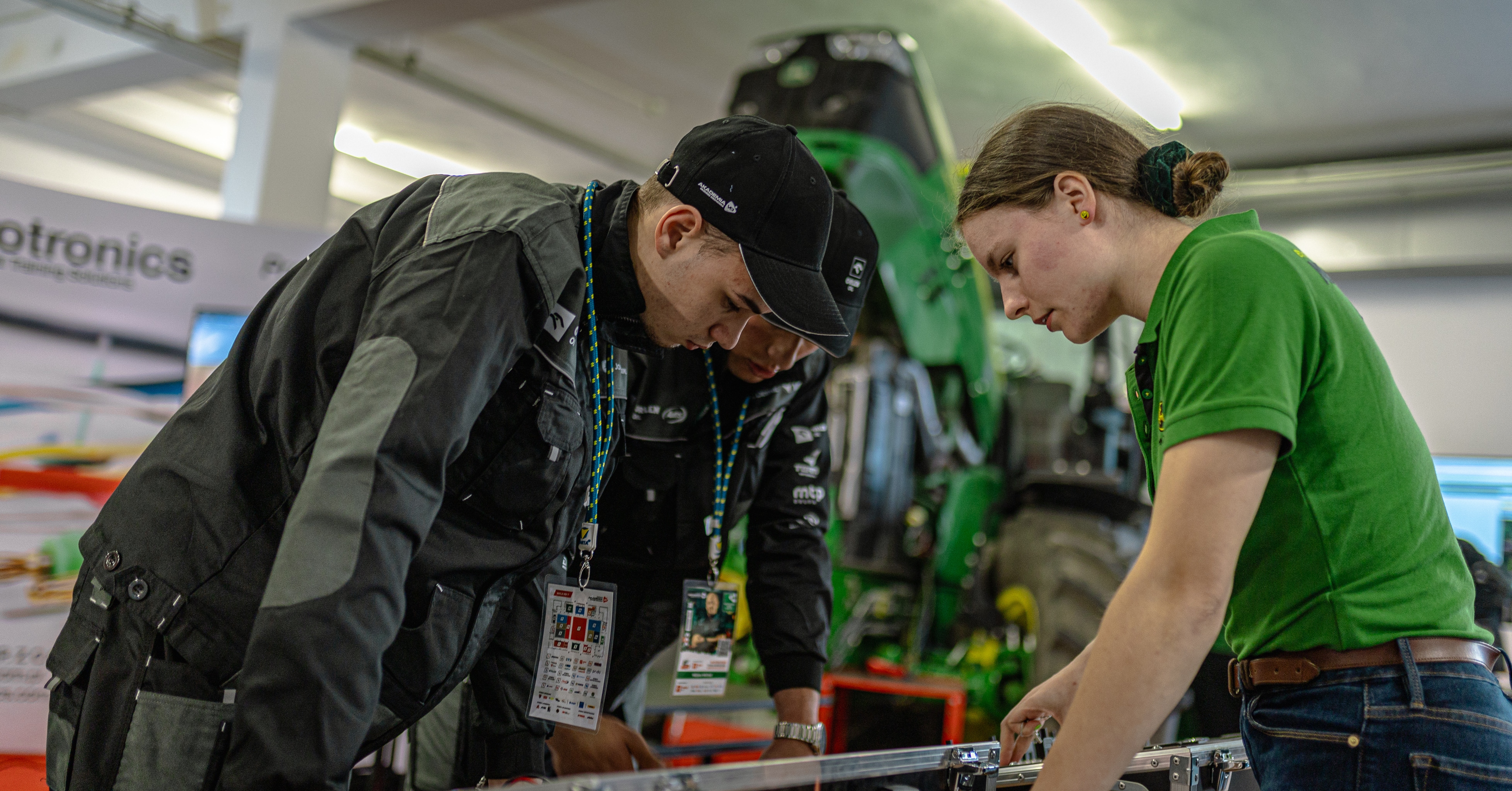 john-deere-supports-future-industry