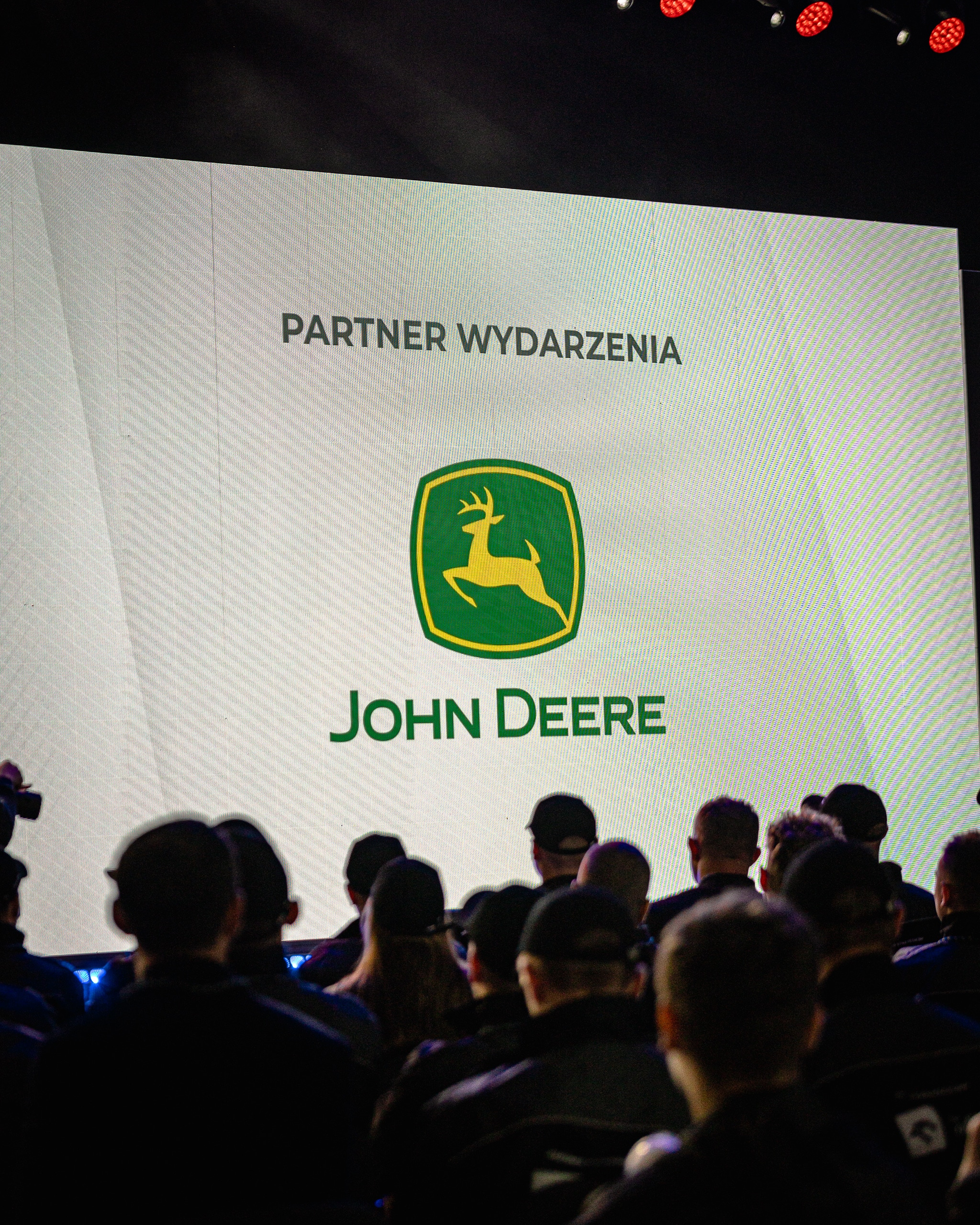 john-deere-supports-future-industry