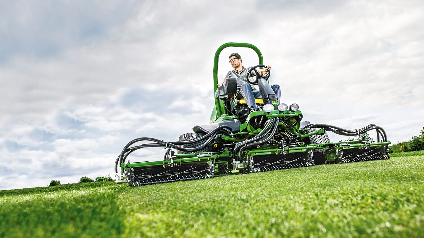 Sprzęt do pielęgnacji pól golfowych i boisk sportowych, pola golfowe, kosiarki do fairway