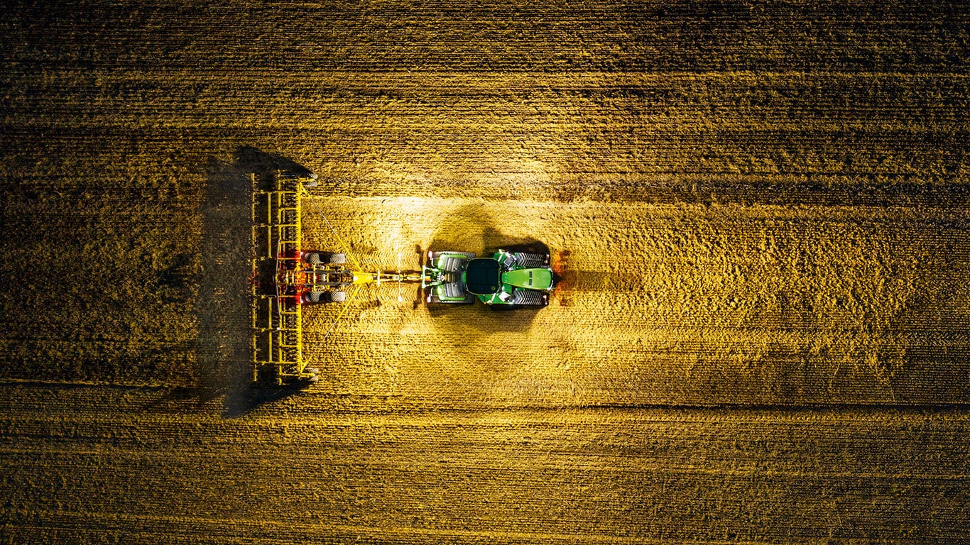 Ciągnik serii 9RX l John Deere